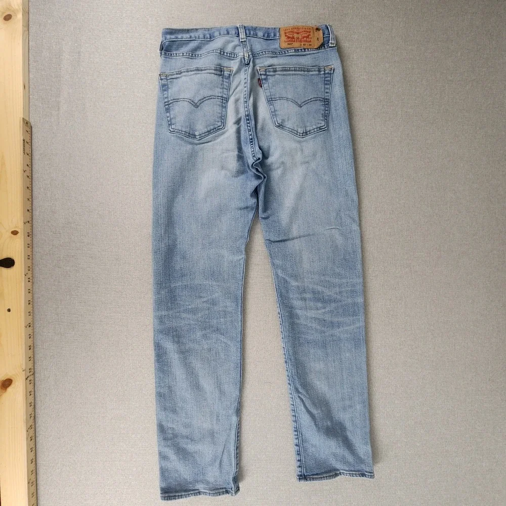 Levis 501 Original Fit Jeans Men 32x33 Light Wash Blue Denim Button Fly Straight